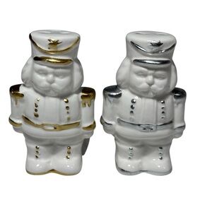 Nutcracker Christmas holiday salt & pepper shakers Cracker Barrel